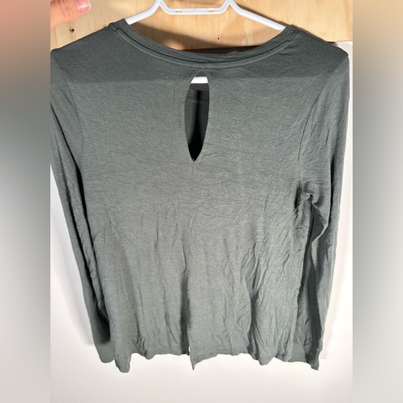 HALOGEN, long sleeved green top - Picture 2 of 4